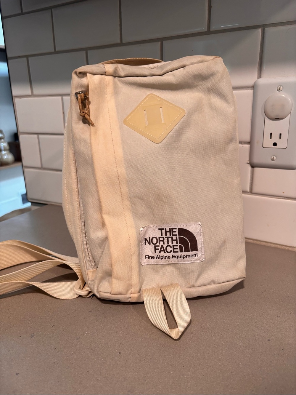 The North Face Berkeley Field Bag / Backpack - cream